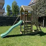 Familievilla Bij Met Prive Tuin & Parking Villa *
