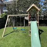 Familievilla Bij Met Prive Tuin & Parking *