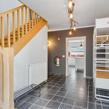Familievilla Bij Met Prive Tuin & Parking Villa *