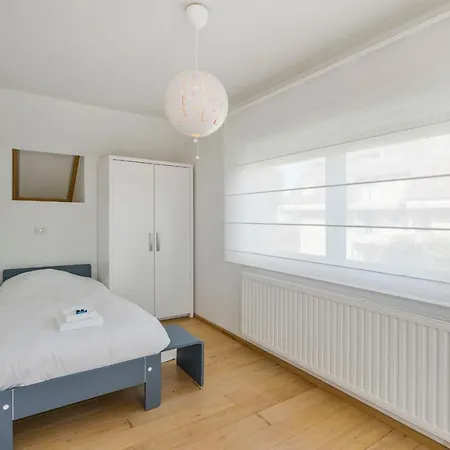 Villa Familievilla Bij Met Prive Tuin & Parking *