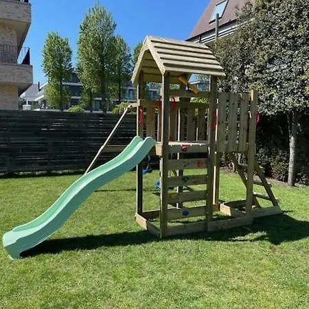 Familievilla Bij Met Prive Tuin & Parking Villa *